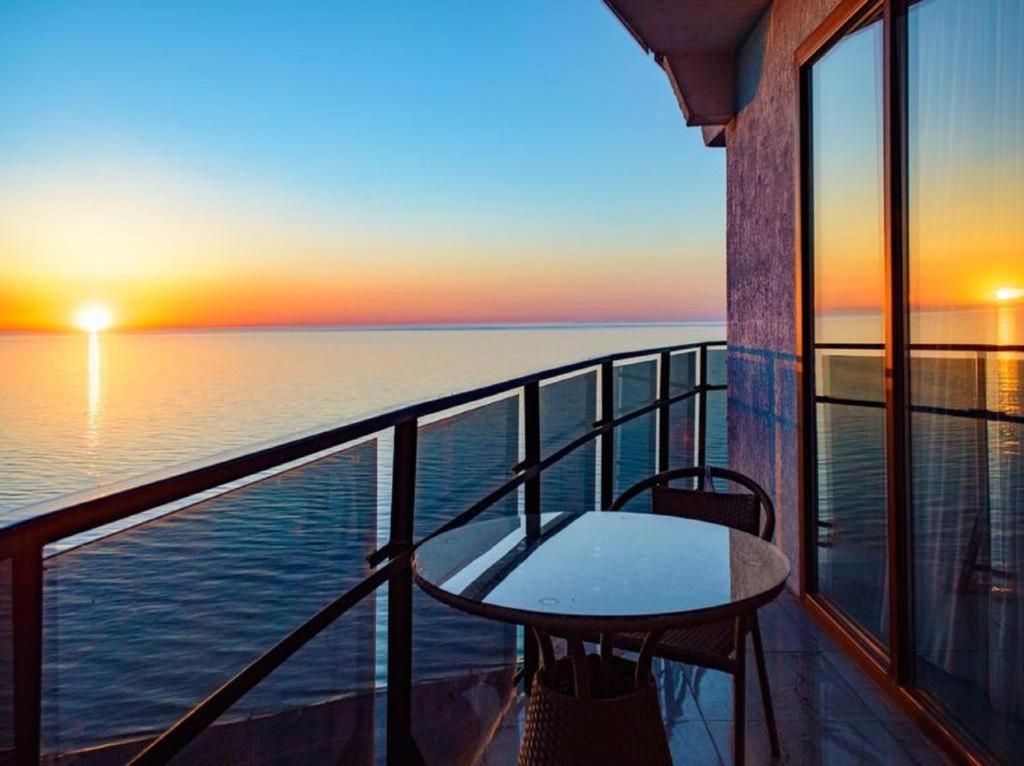Tower Apartments Batumi Exterior foto